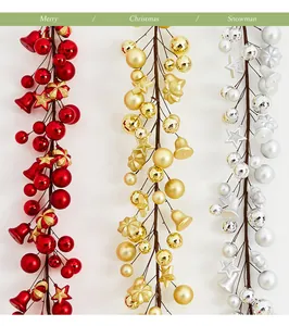 Détails de la guirlande de cloches de Noël en rouge, or et argent pour les fêtes