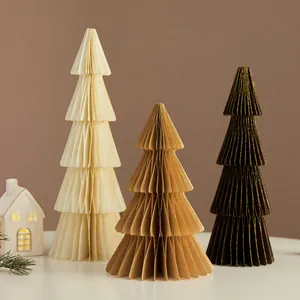 Set mit drei eleganten plissierten Papier-Weihnachtsbäumen für festliche Tischdekorationen