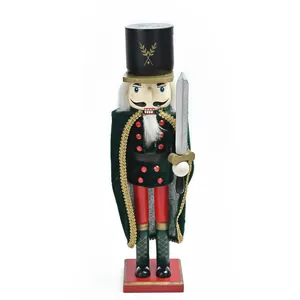 Detaillierter 38cm Nussknacker-Soldat aus Holz mit grünem Samtumhang und Silberschwert