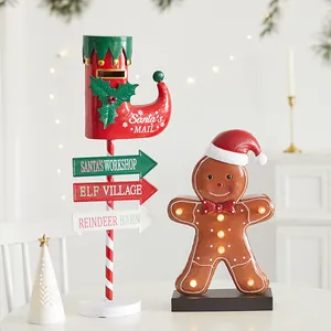 Boîte aux lettres de Noël festive et décorations de table bonhomme pain d'épices