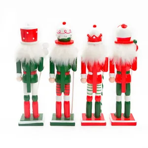 Rückansicht von vier 18cm bunten Holznußknackern für die Weihnachtsdekoration