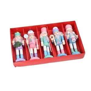 Set van 5 macaronkleurige notenkraker kerstboomhangers in een rode geschenkdoos