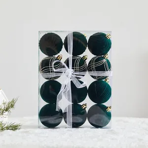 Set van 12 donkergroene kerstballen met gouden glitters in een transparante doos