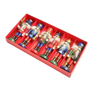 Set de seis cascanueces clásicos de madera de 13 cm dentro de una caja de regalo roja