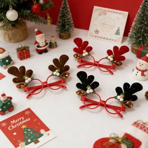 Occhiali natalizi festivi con corna di renna per decorazioni e foto di gruppo fun.