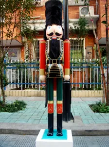 Large 1.8m wooden Nutcracker soldier statue for outdoor Christmas decoration