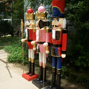 Large 1.8m wooden Christmas nutcracker soldier statues for outdoor decor