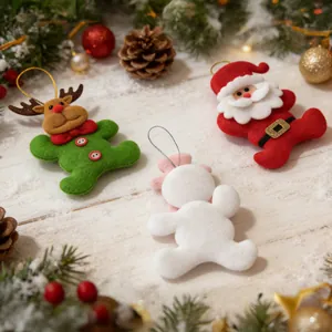 Set di accoglienti decorazioni natalizie in tessuto 3D con Babbo Natale, Renna e Pupazzo