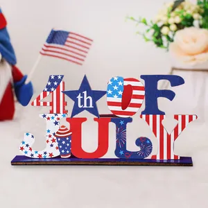 Decoración de mesa madera 4 de julio con patrones bandera americana para fiesta patriótica