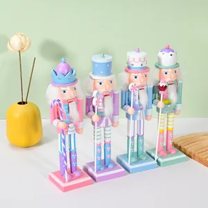 Set di quattro soldati schiaccianoci in legno da 25 cm in colori macaron natalizi
