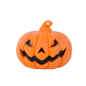 Petit ornement de citrouille d'Halloween orange avec boucle de suspension pour décor