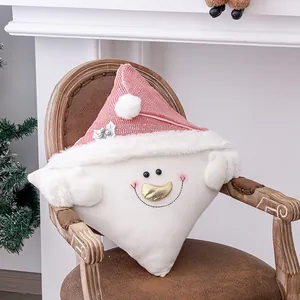 Linda funda de cojín navideña de muñeco de nieve rosa para decoración festiva de sofá