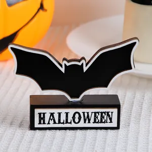 Plaque en bois de chauve-souris noire décoration d'Halloween sur socle stable