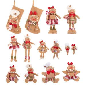 Collection d'ornements en peluche bonhomme en pain d'épice, chaussettes et poupées