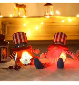 Gnomi decorativi patriottici per il Giorno dell'Indipendenza con luce LED calda