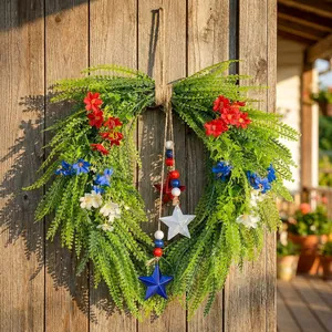 Amerikanischer Unabhängigkeitstag Kranz mit Blumen und Sternen in Rot Weiß und Blau