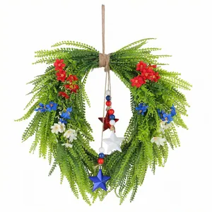 Patriotischer Kranz zum Unabhängigkeitstag mit Sternen und Blumen in Rot Weiß Blau.