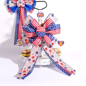 Grande fiocco patriottico con stelle e strisce per decorazioni festive