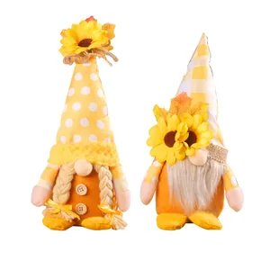 Couple de gnomes d'automne avec tournesols faits main pour décoration de la maison