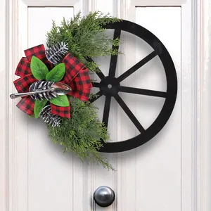 Couronne De Roue De Charrette De Noël Avec Noeud À Carreaux Aiguilles De Pin Pommes De Pin Argentées Cuillère En Métal