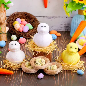 Set di Ornamenti Decorativi per l'Anatra di Pasqua Con Anatra in Schiuma Glitterata Nido d'Uccello di Simulazione e Uova Maculate