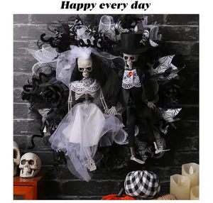 Corona de Halloween con novios esqueleto de malla para decoración de casa encantada