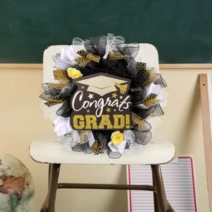 Couronne de remise des diplômes en maille noire et dorée pour décoration de classe