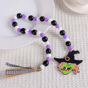 Halloween Holzperlenkette mit Hexenanhänger und karierter Quaste Dekoration