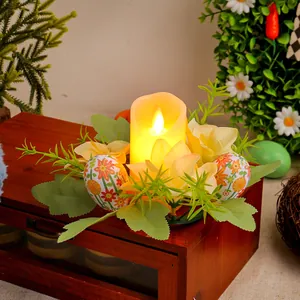 Oster-Kerzenhalter-Mittelstück mit künstlichen Blumen und floralen Eiern