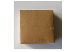 Einfache braune Kartonverpackung für DIY-Ostereier, handgefertigtes Geschenkset Box.