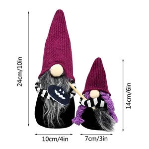 Vue détaillée montrant les dimensions de deux gnomes d'Halloween violets rayés.