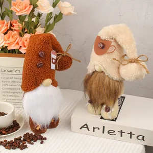 Pareja de gnomos de café con detalles de granos para decorar el hogar y la cafetería