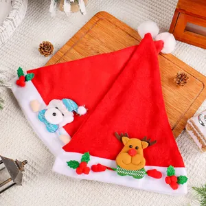 Cappelli di Natale festosi in peluche con decorazioni di pupazzo di neve e renna