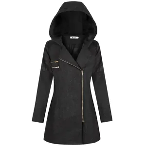 Dettaglio del cappotto in lana grigio antracite da donna con cerniera diagonale.