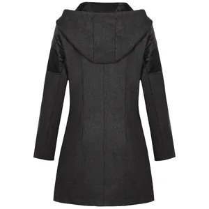 Vista posteriore di un cappotto di lana grigio da donna con cappuccio e spalle trapuntate