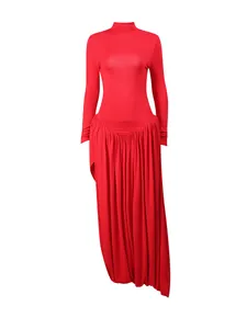 Elegante abito lungo rosso vintage a maniche lunghe con gonna a pieghe drappeggiata