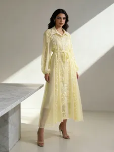 Robe Chemisier Brodée Jaune Crème Romantique Française Femme Été Longue Coupe Trapèze Manches Lanterne Robe Maxi en Mélange de Coton et Polyester Avec Taille à Nouer