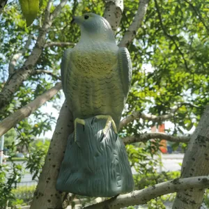 Realistische Adler-Attrappe für Garten-Vogelscheuche und Landschaftsdekoration im Freien