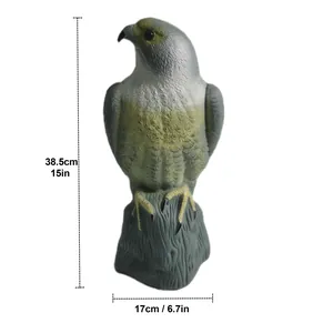 Realistischer Falken-Vogelschreck-Lockvogel für Garten und Außenbereich, 38,5 cm hoch.