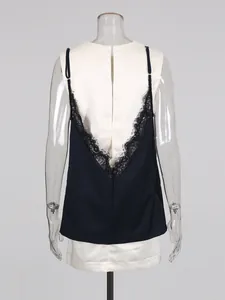 Vestido sin mangas azul marino con encaje, efecto dos piezas y espalda en V