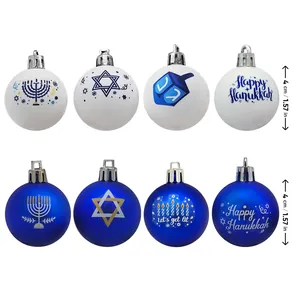 Blau-weiße Hanukkah-Kugeln mit Menora- und Davidstern-Motiven für festliche Dekoration