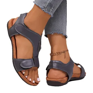 Sandales plates à scratch grises pour femmes chaussures de plage et de ville confort