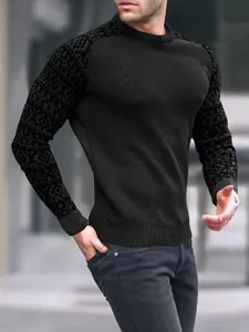 Schwarzes Waffelstrick-Herren-Langarmshirt mit geometrischen Mustern an den Ärmeln im Detail