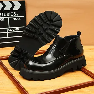 Botines Chelsea clásicos de cuero negro para hombre con suela de plataforma