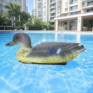 Drijvende realistische eendenlokvogel voor buitenbad en tuinlandschapsarchitectuur