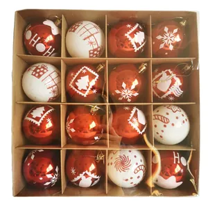 Set van 16 rood-witte handbeschilderde kerstballen van 6 cm in een kartonnen doos