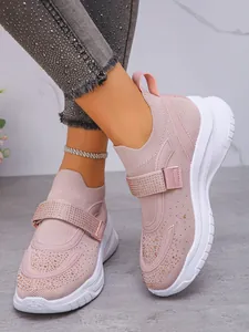 Stijlvolle roze plateau-sneakers met strassteentjes, ademend mesh en klittenbandsluiting