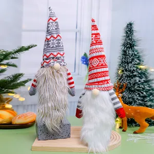 Noordse Kerst Gezichtsloze Kabouter Wijnhashoes Gebreide Lange Baard Kerstman Fleshoed Feestelijke Tafeldecoraties