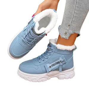 Hellblaue Damen-Winter-Martin-Boots mit weißem Kunstfellfutter und Plateausohle