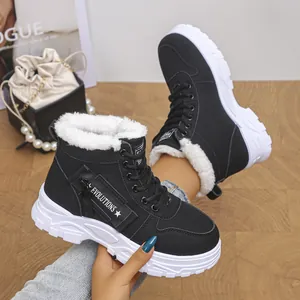 Bottes d'hiver noires élégantes avec doublure en fausse fourrure blanche et semelle épaisse